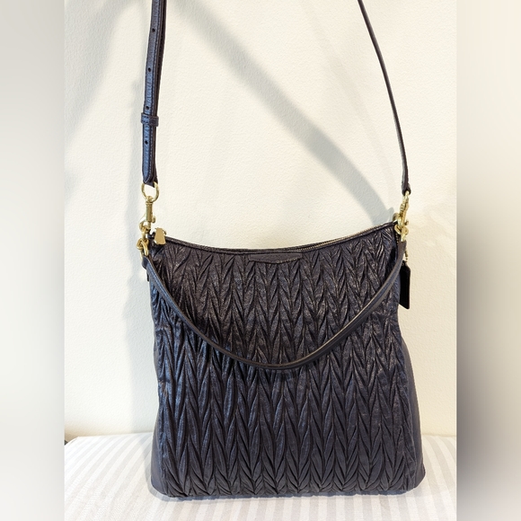 COACH Leather Shoulder/Crossbody Bag in RARE plum color - Picture 8 of 8